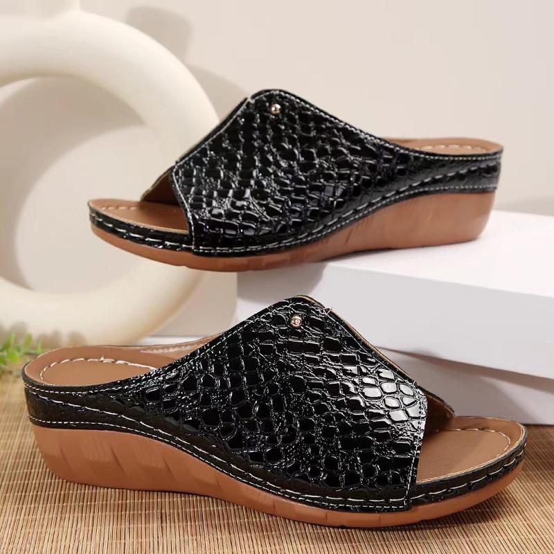 Women Gold Wedge Slippers New Summer Woman Crocodile Print Platform Sandals Female PU Leather Non Slip Beach Slides