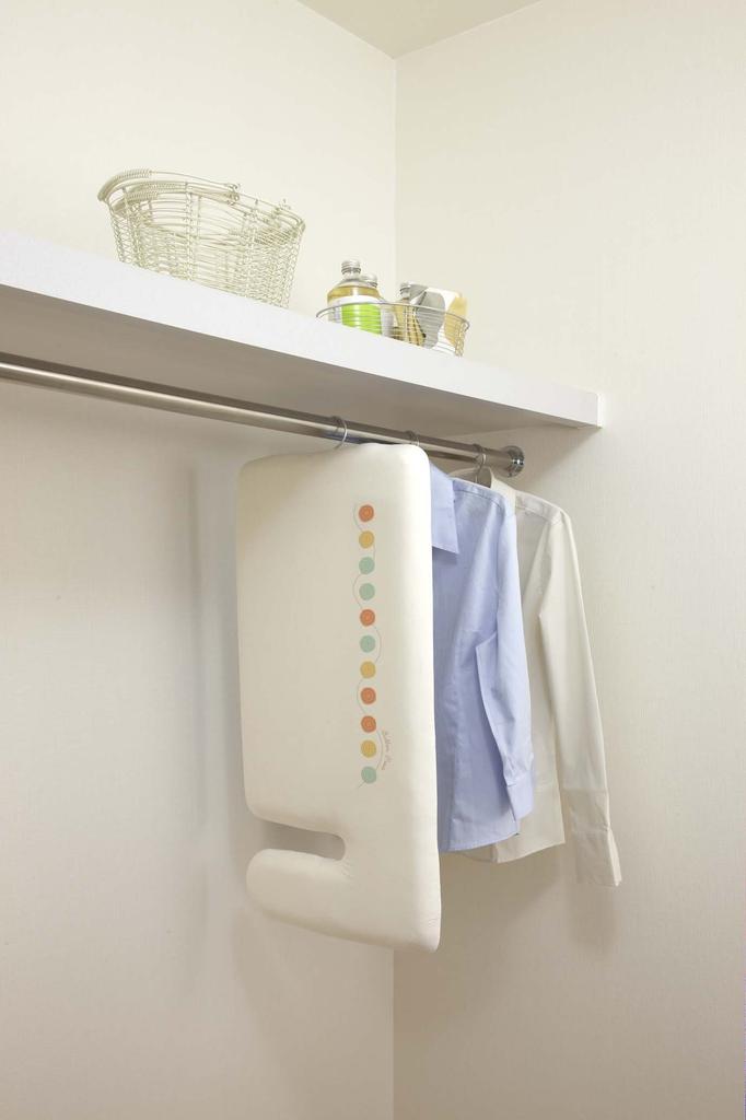 Yamazaki Ironing Board with Button Press Steel Mesh Lightweight Pair and 7807 (Yamazaki) Closet-Mountable Function, Construction, Press, Hooks, G-1