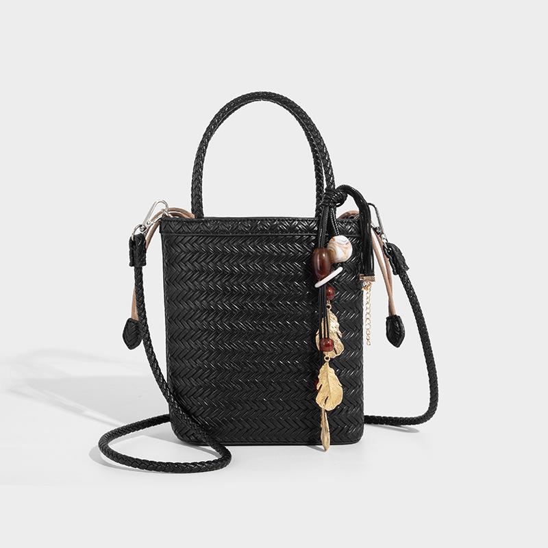 Manufacturer Niche Design Vegetable Basket 2025 Handbag Retro Handmade Woven Bag Single Shoulder Crossbody Mother-Daughter Woven Rattan Bag