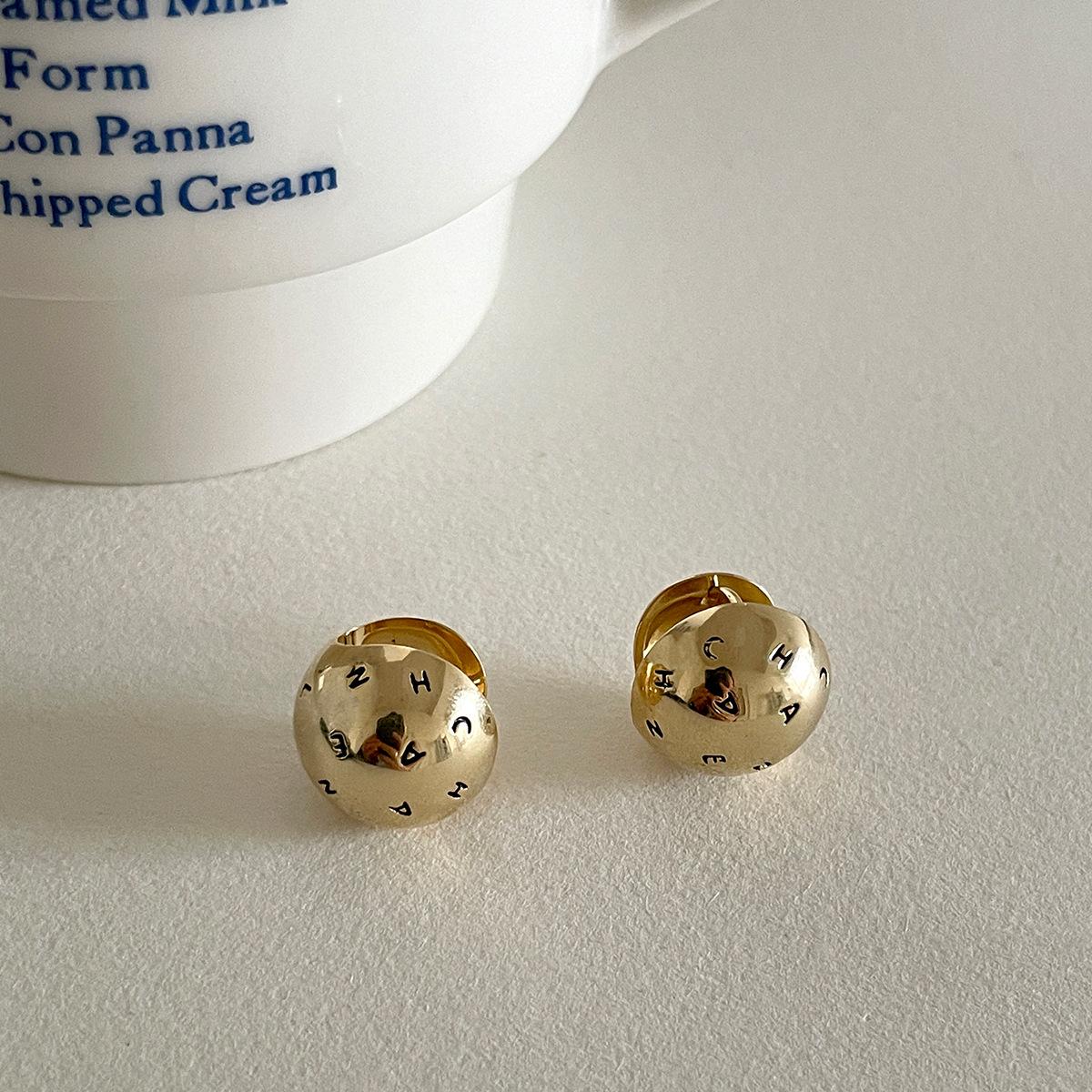 

925 silver needle ball earrings women s niche high-end fashion ear buckles exquisite fashion cold wind new letter earrings 925 silver needle