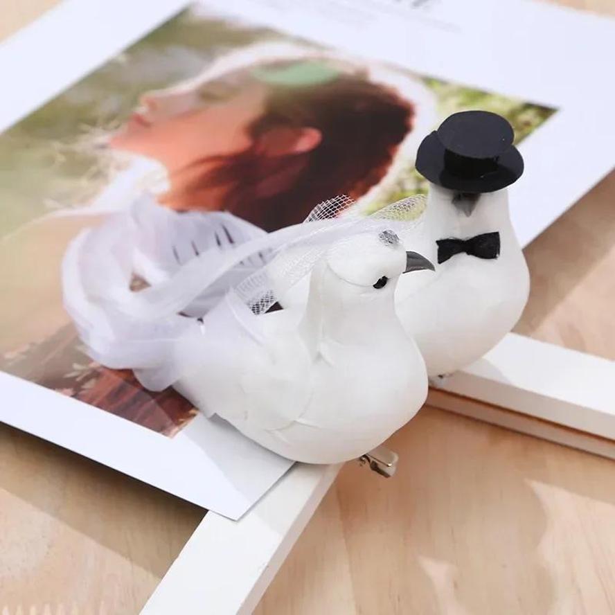 1 Pair Of Simulated White Couple Pigeons Plastic Feathers Love Peace Dove Bird Simulation Statue Home Garden Hanging Ornaments