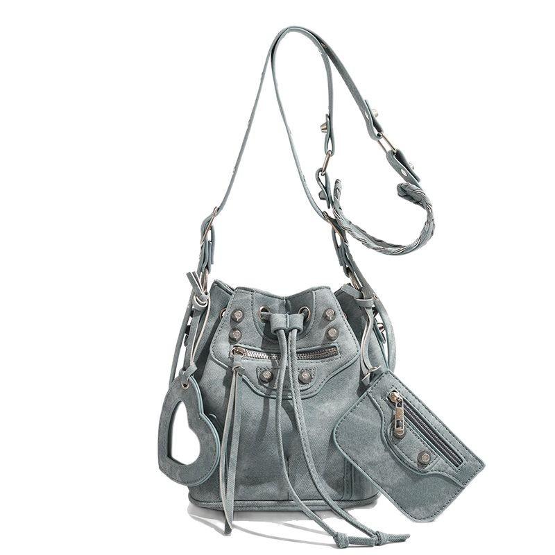 New Versatile Drawstring Women's Bag Fashion Bucket Bag Rivet Motorcycle Bag High-end Casual Commuter Shoulder Crossbody Bag