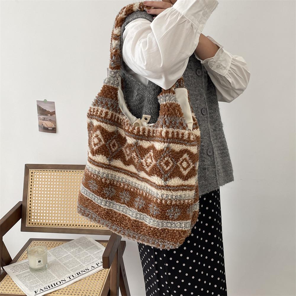 Fashionable Plush Dog Print Shoulder Tote Bag Soft Large Capacity For Everyday Use