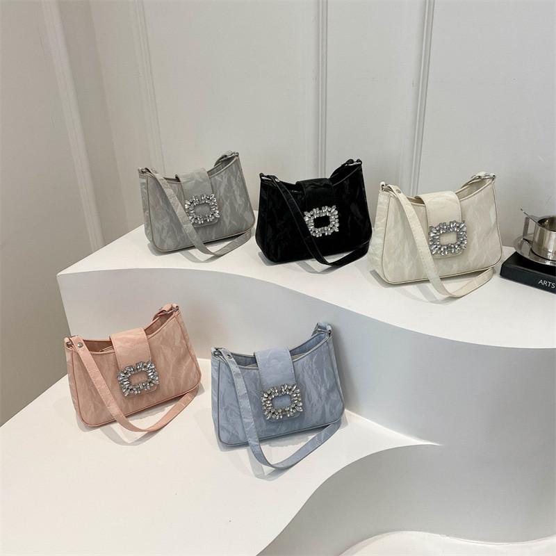 2024 Trendy Fashion Pu Shoulder Bag For Women Chic Underarm Design Medium Size