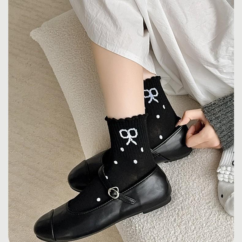 2024 Trendy Polka Dot Lace Bowknot Mid-Tube Women's Socks - Sweat-Absorbent, Japanese-Inspired, Sweet Style