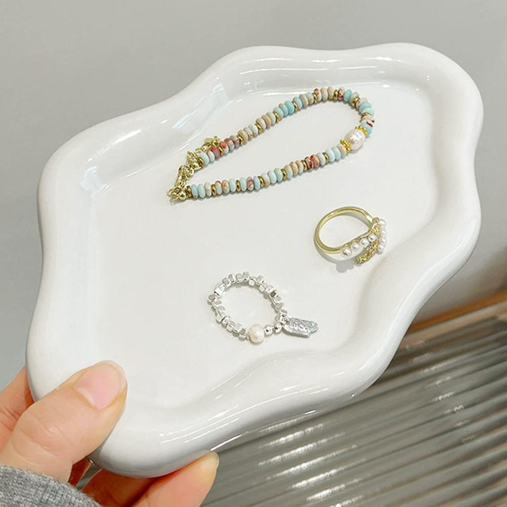 19cm Minimalist Jewelry Storage Tray Creative White Silver Plate Decorative Ornaments PP Electroplated Jewelry Tray
