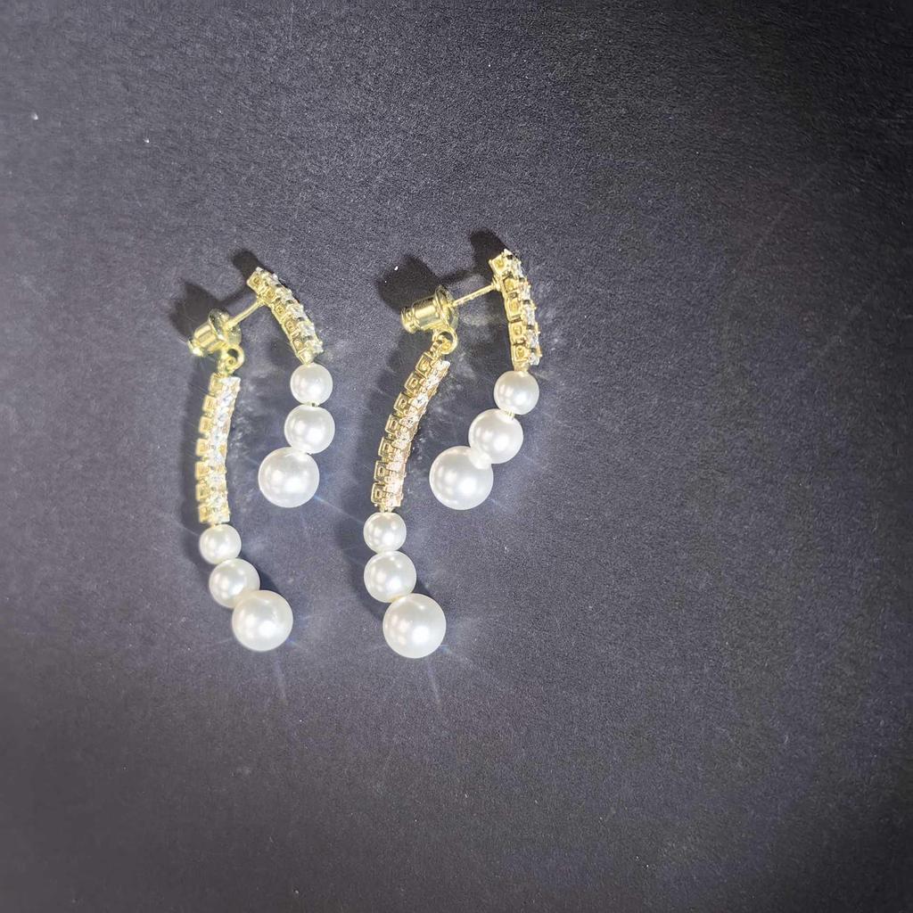 Koreanischer Stil 925 Silber Schmetterling & Quaste Ohrringe mit Zirkonia, Strass und Perlen Akzenten für Herbst/Winter.