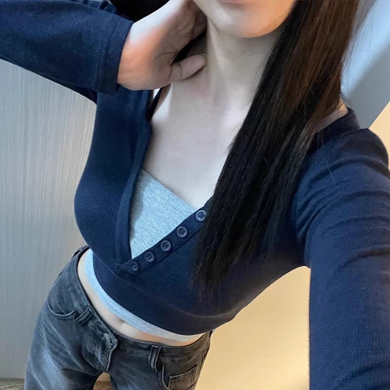 Fake two-piece contrasting color slim-fitting short top women's autumn retro splicing inner bottoming shirt long-sleeved shirt