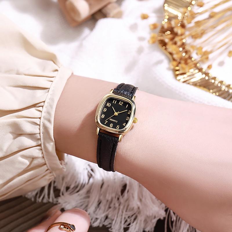 Korean Version of the Trendy Ladies Watch Fashion Small Arab Quartz Watch Leather Strap Watch
