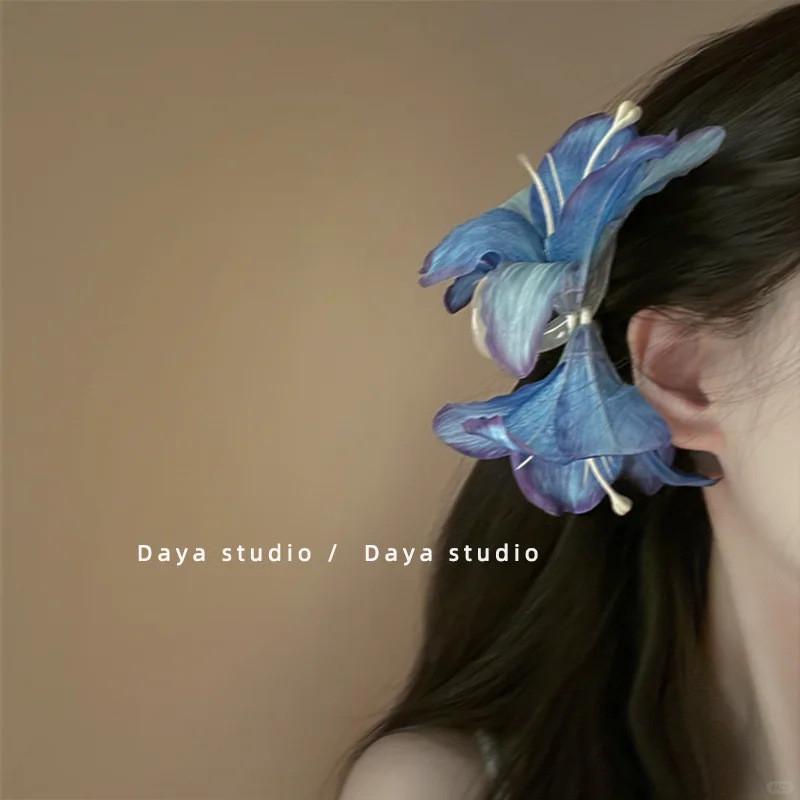 French Style Simulated Lily Flower Clip High-end Holiday Shark Clip