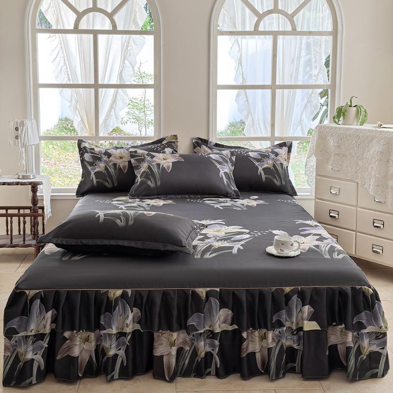 Comfortable, Relaxing, Breathable, Skin-friendly Three-piece Set: One Bed Skirt + Two Pillowcases (without Pillow Core)
