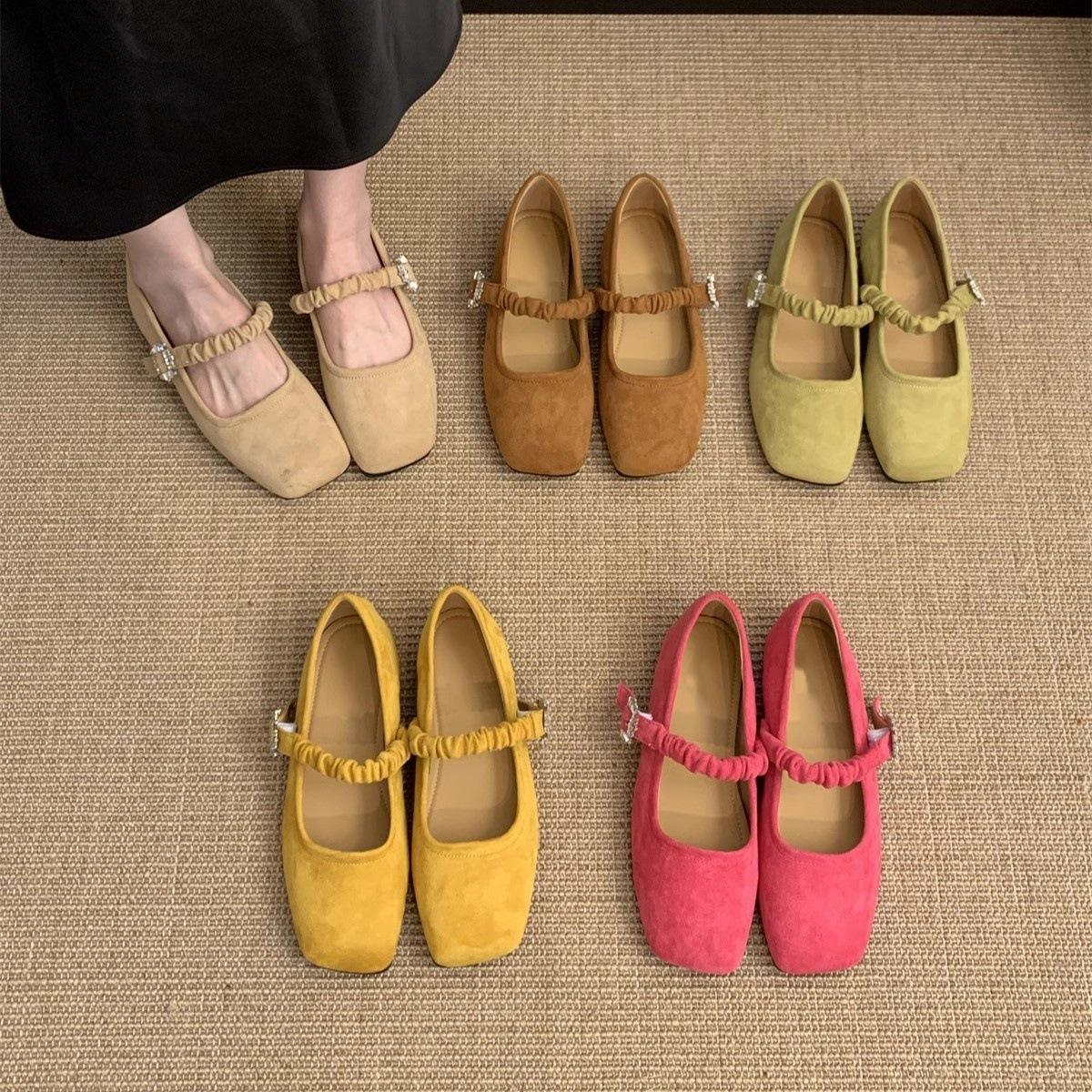 

Retro square head shallow mouth single shoes women s new suede gentle soft flat Mary Jane shoes 40 рожевий червоний колір