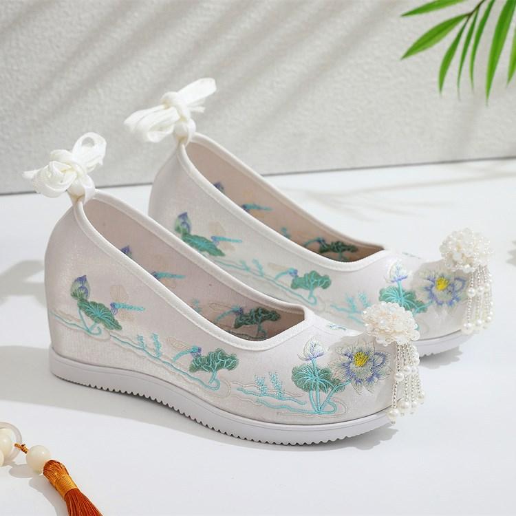 Fashion 6-CMOriental Elegance Beaded - Tassel Embroidered Raise Your Head Wedges | Hanfu - Friendly Classical - Style Shoes