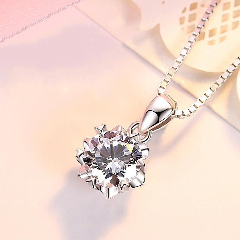 A Carat of Snow, Women's Necklace, Japanese and Korean Simple Student, Short Pendant, Collarbone Neck Chain