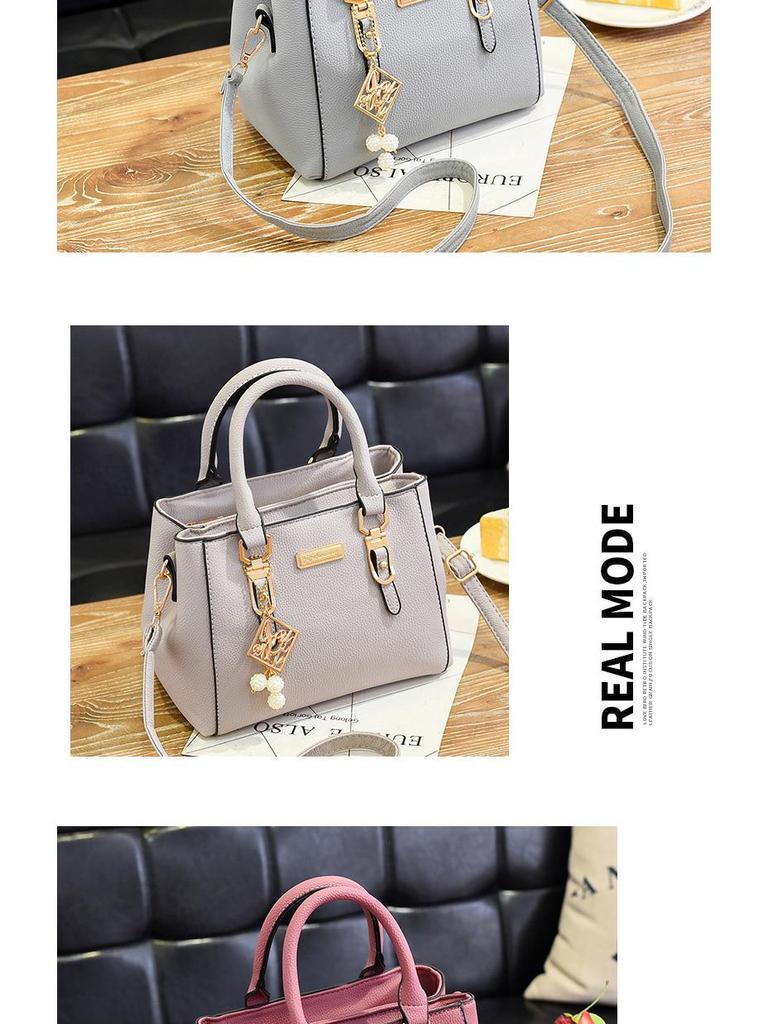 2023 European/American Fashion Fur Ball Shoulder Bag for Women - Double-Layer, Large Capacity, Versatile Messenger Bag