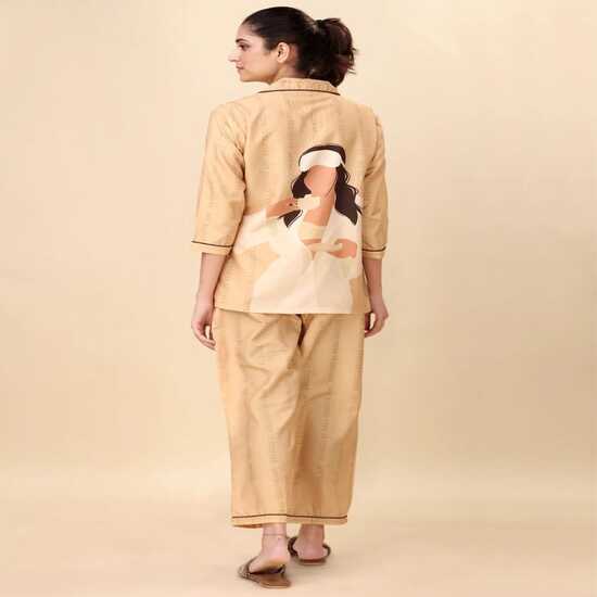 

Женский бежевый полосатый ночной костюм с графичной деталью на спине | Пижамный комплект с рукавом три четверти XXL