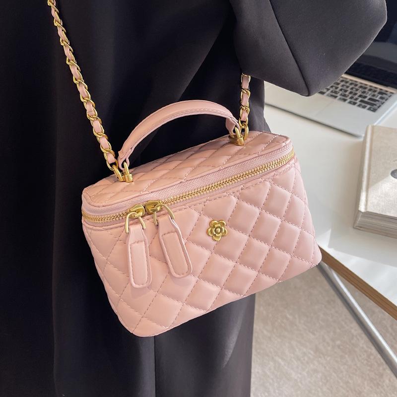 Wholesale Popular Xiaoxiangfeng Light Luxury Simple Portable Box Bag High Sense Temperament Versatile Chain Messenger Bag