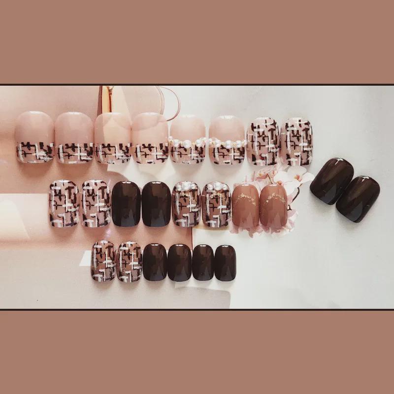 Plaid Pearl Nail Art: Autumn & Winter Style False Nails with Colorful Accents.