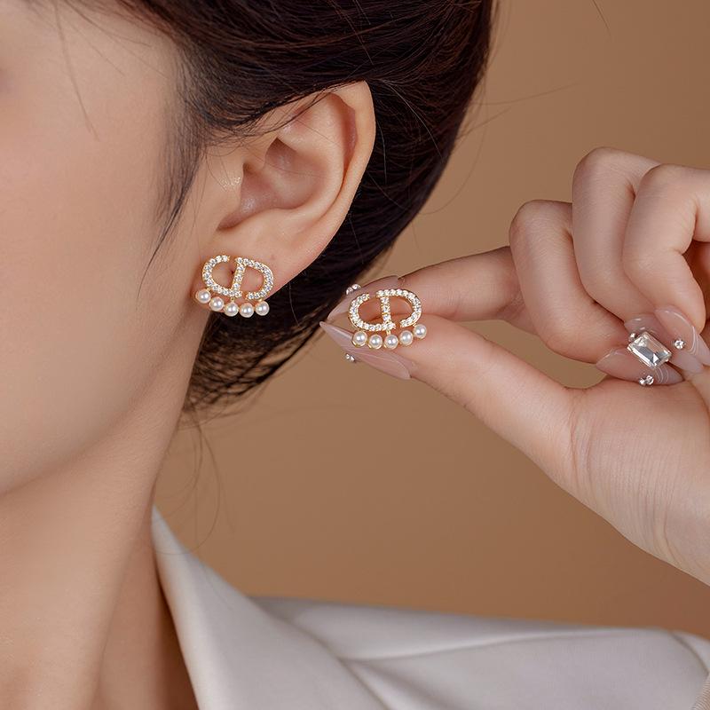 Zircon Pearl Letter Earrings: Stylish, Versatile, Modern Chinese Design, Personalized, Allergen-Free.