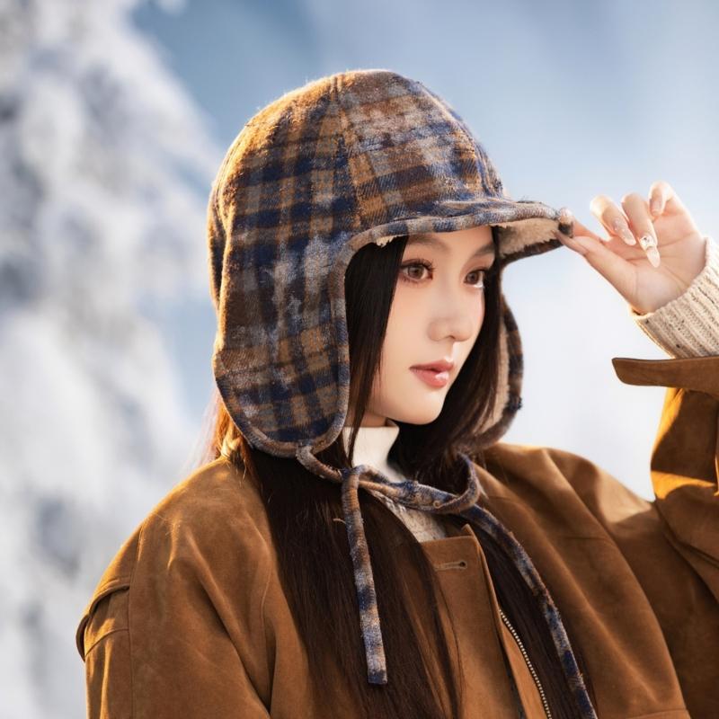 Cosy Fleece Lined Checkered Ear Muff Hat for Outdoor Activities Daily Commute Unisex Design Cold Resistant