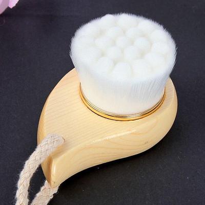 Spazzola Viso con Setole Morbide e Manico in Legno – Detergente Viso Manuale e Struccante