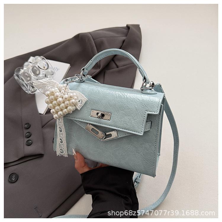 Foreign order fashion temperament portable small bag women 2025 new high-end texture versatile messenger bag commuter shoulder bag