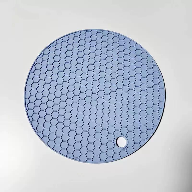 4pcs Multicolor Silicone Honeycomb Heat-Resistant Pads - Durable & Stylish Kitchen Mats for Pots, Bowls, and Placemats, Perfect