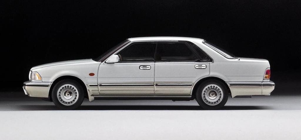 Tomica Limited Vintage Neo scale model Cedric V30 Turbo Brougham VIP 1/43 TLV-N43-24a (White/Beige)