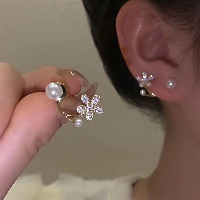 Trendy Korean Rhinestone Minimalist Earrings - New Women's Fashion & TikTok Style