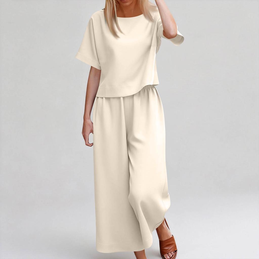 Completo da donna a 2 pezzi alla moda casual a maniche corte con pantaloni cropped