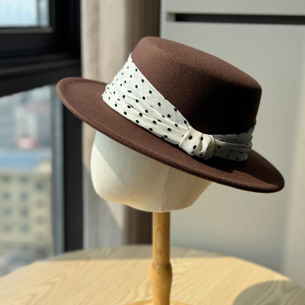 New Polka dot Elegant Flat top Hat for Autumn and Winter High Quality Gold Style Wool Top Hat Showing Face Small Warm Hat for Women
