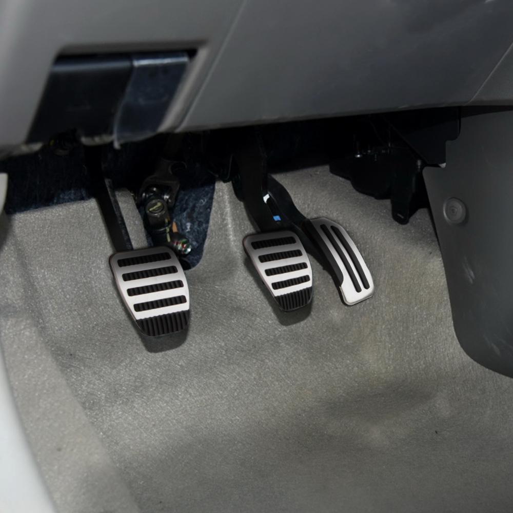 Car Gas Brake Foot Pedal Cover for Nissan Juke Altima Sentra Sunny Maxima Sylphy Tiida Pulsar Leaf Stainless Steel Accessories