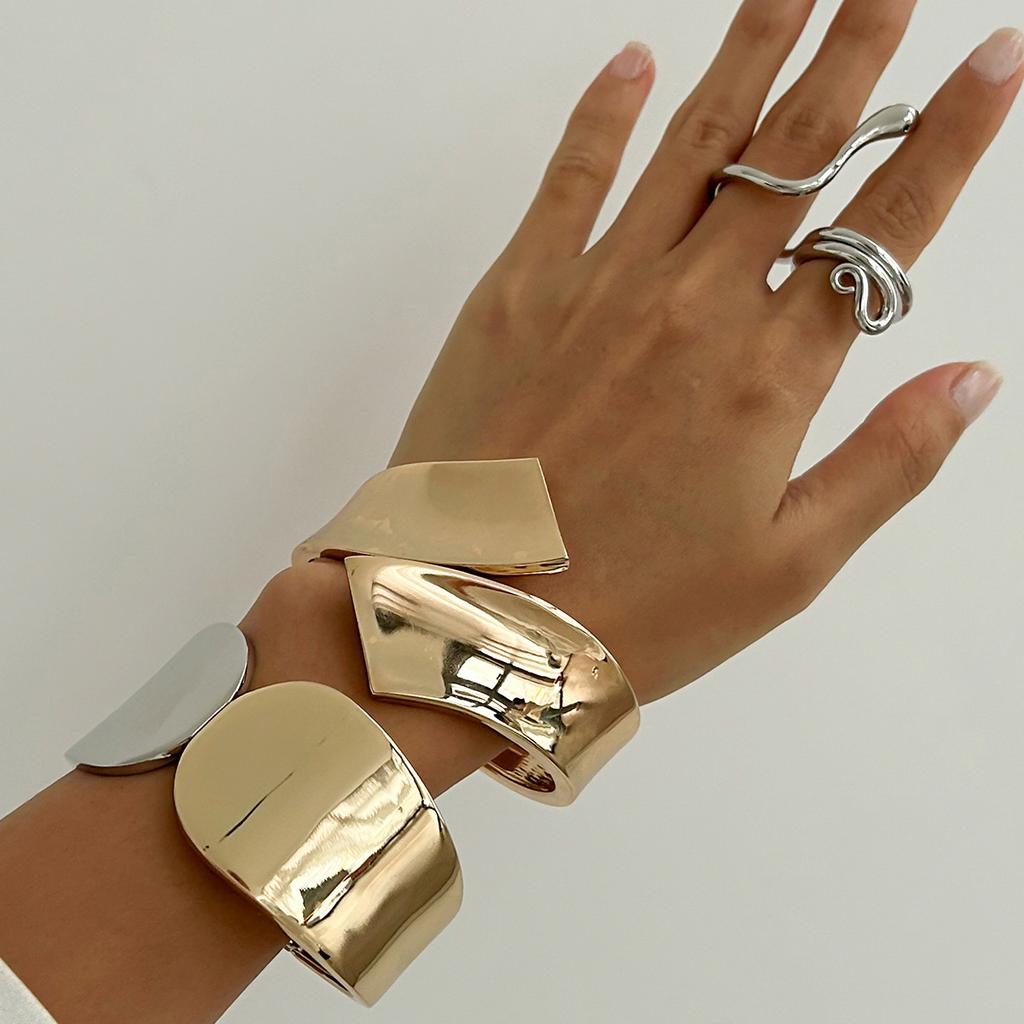 Contrasting Color Geometric Spring Buckle Opening Bracelet Female, Design Serpentine Metal Smooth Surface Winding Bracelet