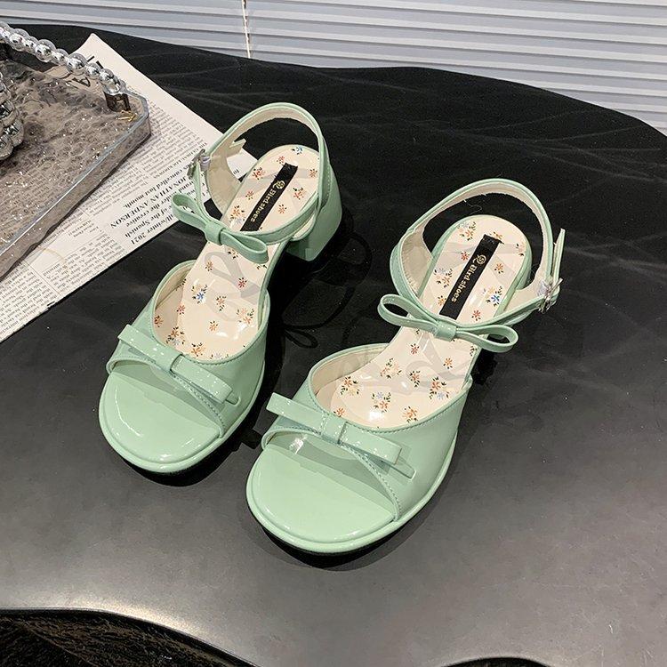 Flat Bottom One-word Strap Cross 2025 New Summer Wear with Skirt Fairy Wind Vacation Beach Cool Slippers