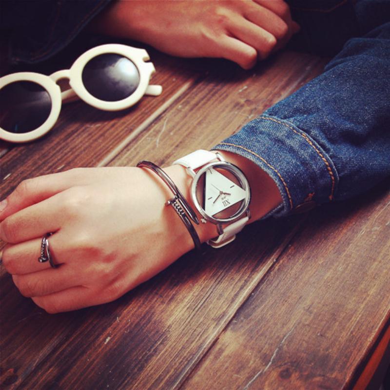 

SOXY Треугольные прозрачные кожаные женские часы белый