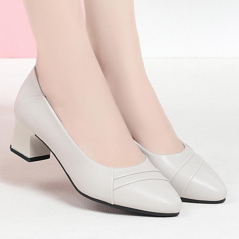 Coarse heel single shoes women's new spring and autumn women's shoes middleaged women's mother shoes soft leather soft sole comfortable leather shoes