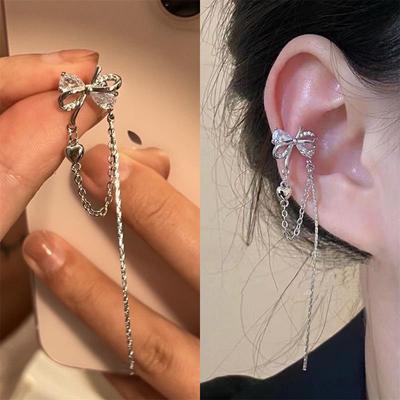 Elegante Zirkonia Strik Oorklip voor Niet-Gepierceerde Oren - Luxe Oorbellen met Kwastjes en High-End Design