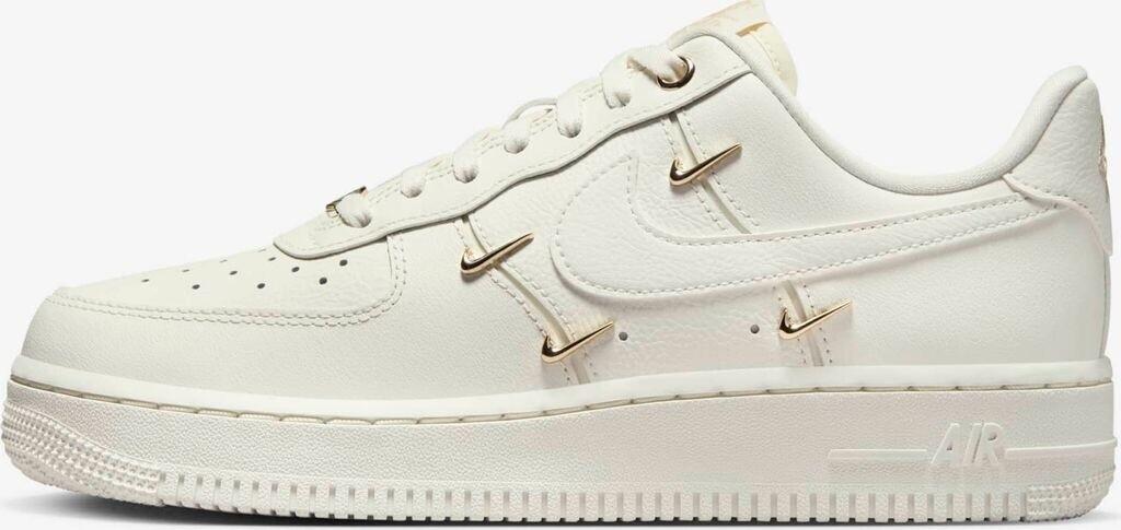 

Кроссовки Nike Air Force 1 07 LX beige 40 ½