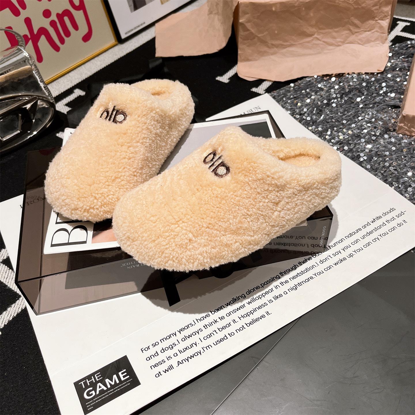 

Xiaoxiangfeng bag head half slippers women s outer wear 2025 autumn and winter new thick-bottomed comfortable lazy fluffy cotton slippers tide 35