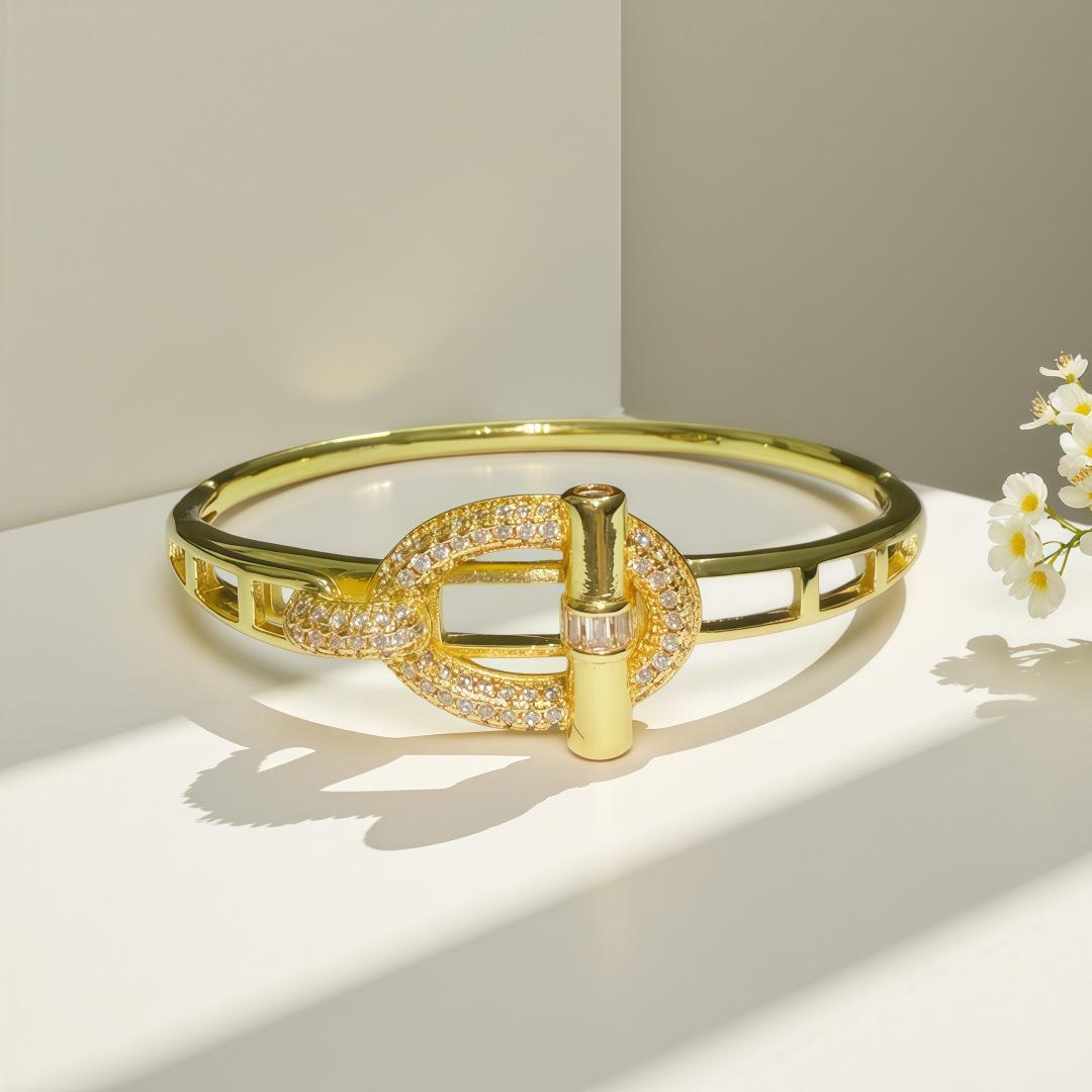 18K Real Gold New Crossbar OT Series Pig Nose Bracelet Women s Light Luxury Zirconium Inlaid 2026 18CM
