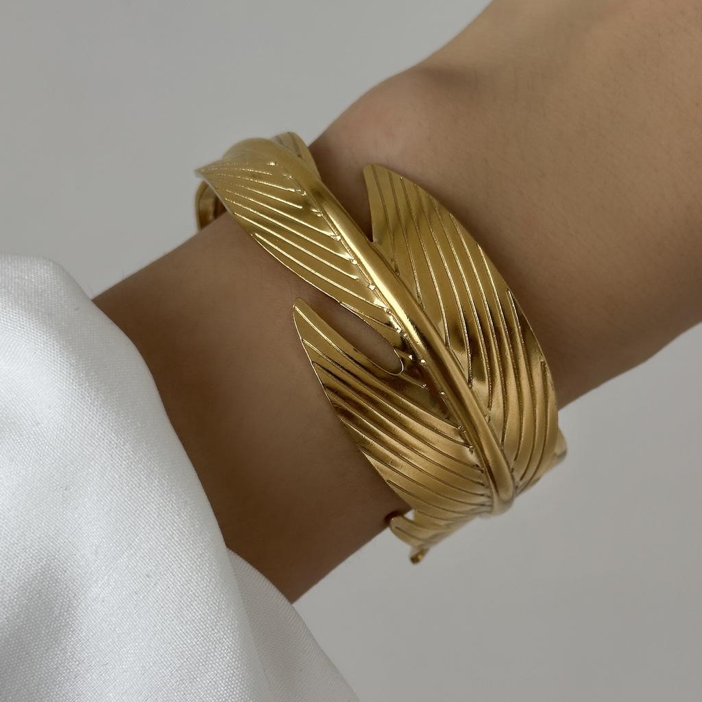 Stainless Steel Wide Bangles for Women Luxury Gold Color Chunky Flower Cuff Bangle Bracelet Femme Vintage Aesthetic Jewelry Gift
