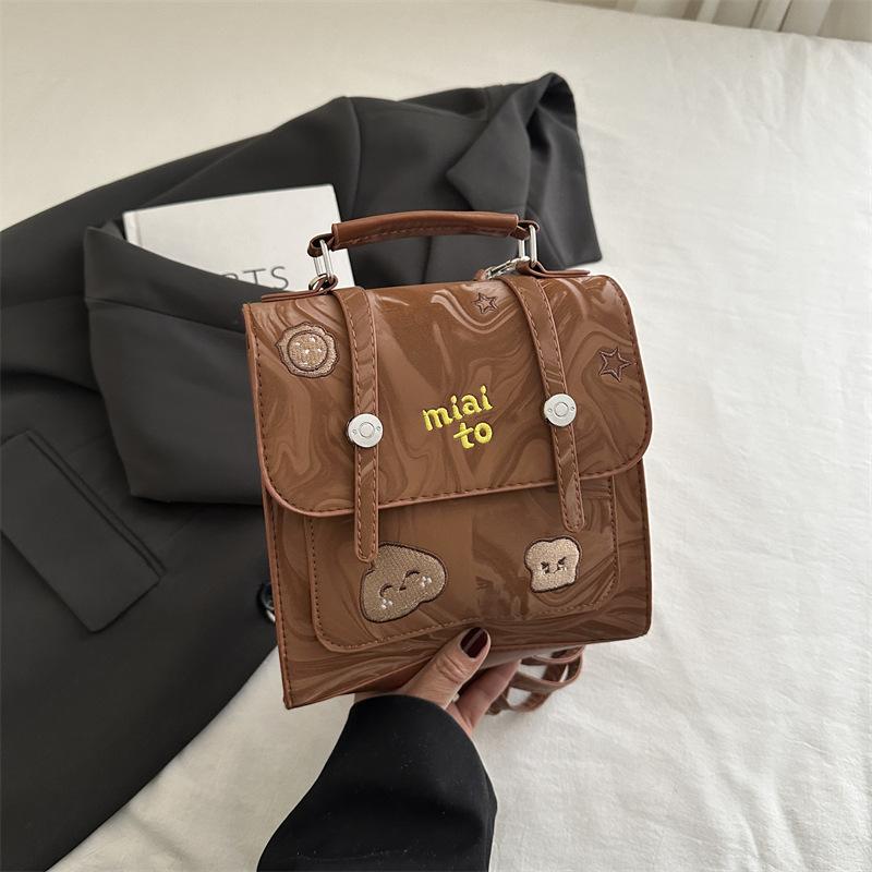 

Весенне-летняя женская сумка 2025 года, новая тенденция, ретро-сумка, модный повседневный универсальный текстурированный рюкзак коричневый