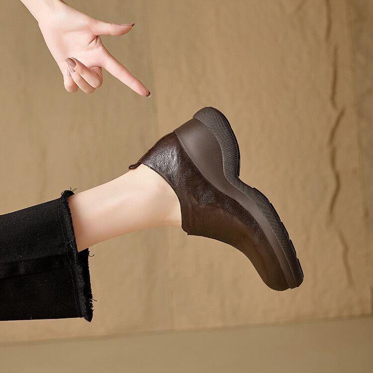 Retro thick-soled pointed single shoes soft leather pedals commuter senior single shoes women
