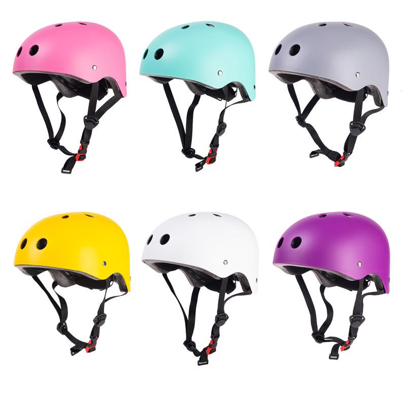 Set protettivo a sette pezzi per skateboard e bici per bambini: Casco, Paramani, Gomitiere, Ginocchiere per Bambini e Bambine.