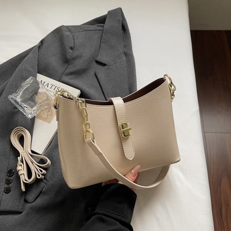 Glossy metal lock armpit bag women s shoulder messenger bag белый