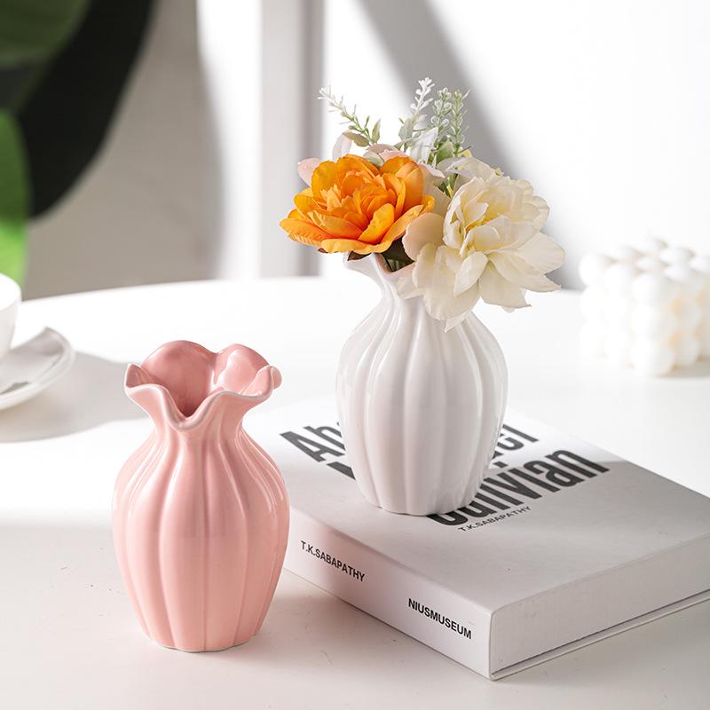 Luxuriöse minimalistische Vase für frische Blumen: Moderne Hydrokultur-Dekoration für Wohnzimmerdeko