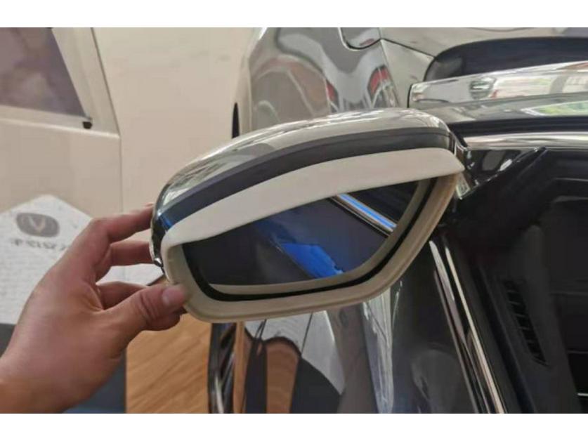 Changan UNI-K '22 Fuel Tank Cap, Side Emblem, Rearview Mirror, Fog Light Cover, and Front Lower Trim Set.