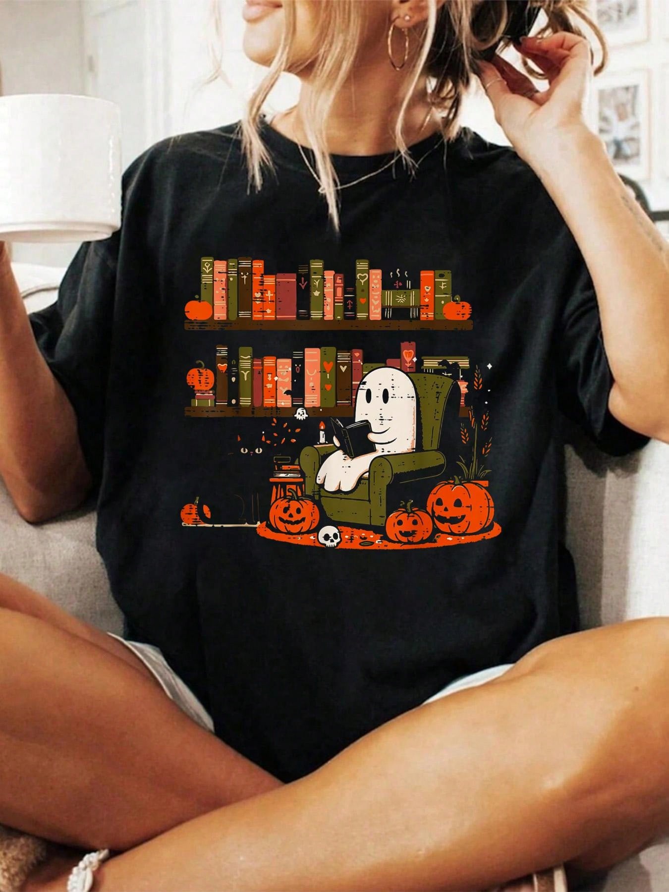 Ghost Reading Books Halloween T-shirt XL
