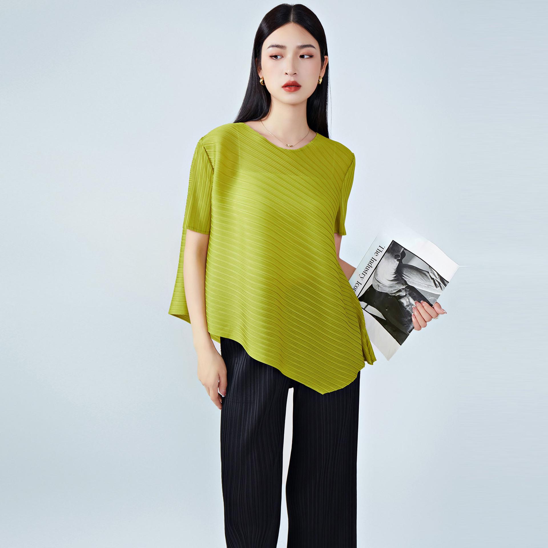 

Женская летняя плиссированная футболка без складок - С коротким рукавом, Свободного кроя, Однотонная, Необычного дизайна One Size