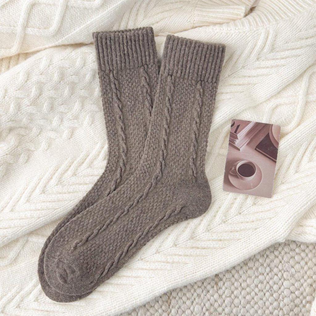 Women's Winter Mid-Calf Velvet-Lined Cable Knit Socks – Warm, Thick, Retro Style